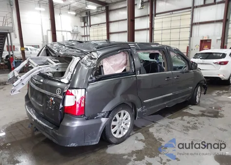 2016 Chrysler Town & Country Touring z USA, uszkodzony, nr VIN 2C4RC1BG8GR292446